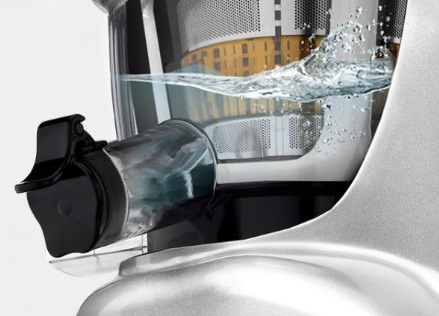 Смойте остатки предыдущего сока водой