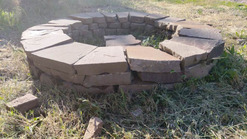 Поставляем кострища из природного камня в Самарскую область.