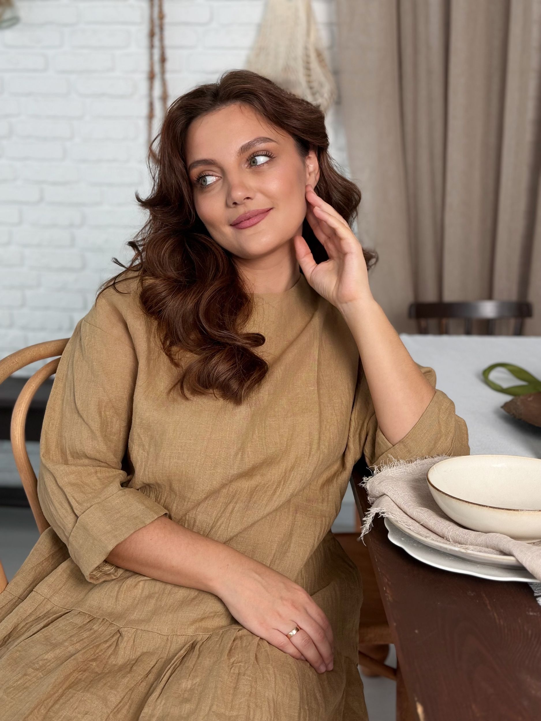 Платье льняное с отрезной пышной юбкой Летиция. 