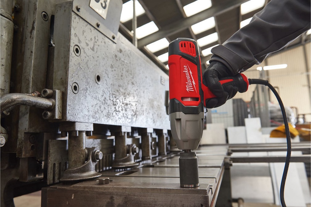 Гайковерт ударный MILWAUKEE IPWE 520R