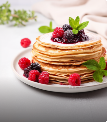 Топпинг из свежих ягод, сахара и лимонного сока