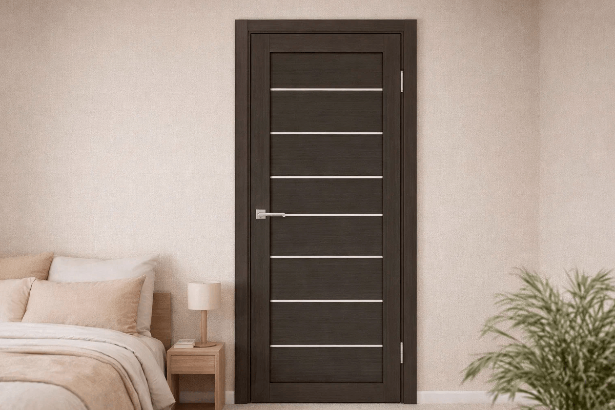 Дверь 508-12 стоит в спальной комнате Дверь 508-12 стоит в спальной комнате