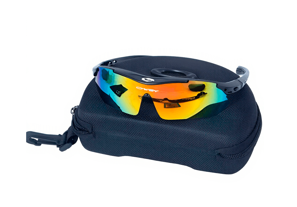 Тактические очки со сменными линзами 5в1 ></p>
<p>Тактические очки созданы именно для активных действий в сложных условиях. Их отличает ряд ключевых особенностей: плотное прилегание для блокировки частиц сбоку и снизу, система вентиляции против запотевания, совместимость со шлемом или наушниками, а также часто &mdash; комплект сменных линз для адаптации к разному освещению. Проще говоря, все тактические очки являются баллистическими, но не все баллистические очки пригодны для тактических задач.</p>
<h2>Сравнение моделей: ищем свой идеал</h2>
<p>Разные задачи требуют разного подхода. Мы детально изучили три популярные модели, чтобы вы могли подобрать оптимальный вариант под свои нужды.</p>
<div style=