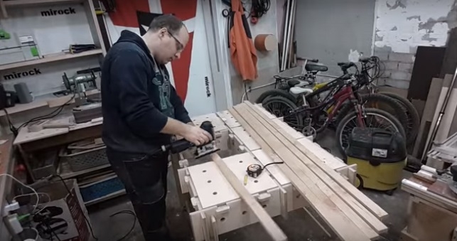 Еще один интересный вариант ячеистого верстака от mirock's woodshop