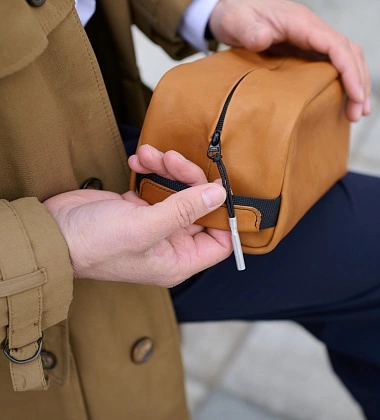 несессер из рыжей кожи