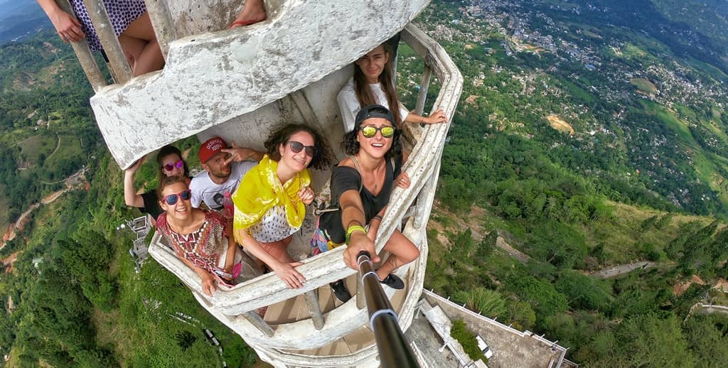 Забудь о заботах, мы рядом :)