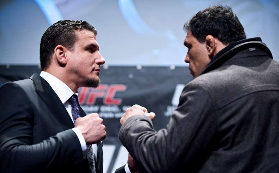1 UFC Frank Mir Octagon.jpg