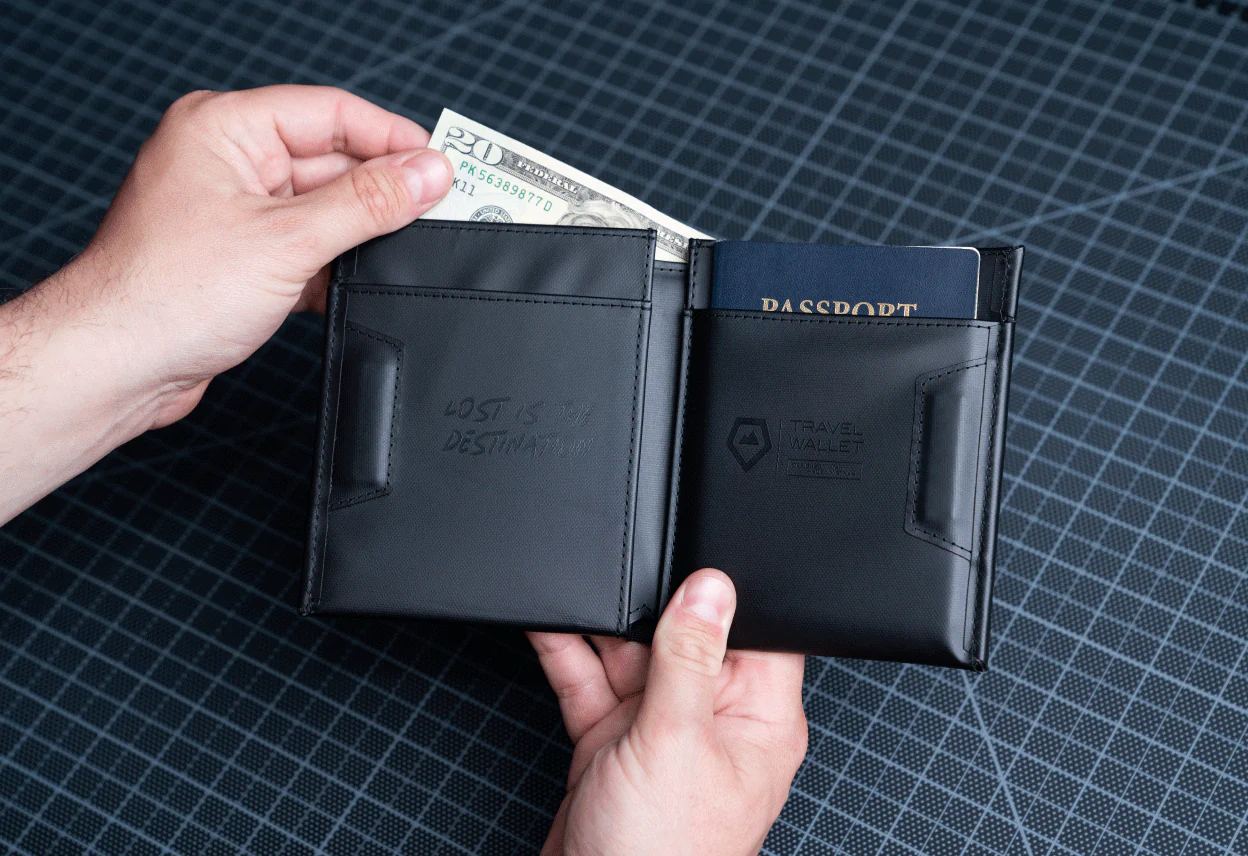 Wandrd Travel Wallet_BagandWallet_2 Wandrd Travel Wallet_BagandWallet_2.webp