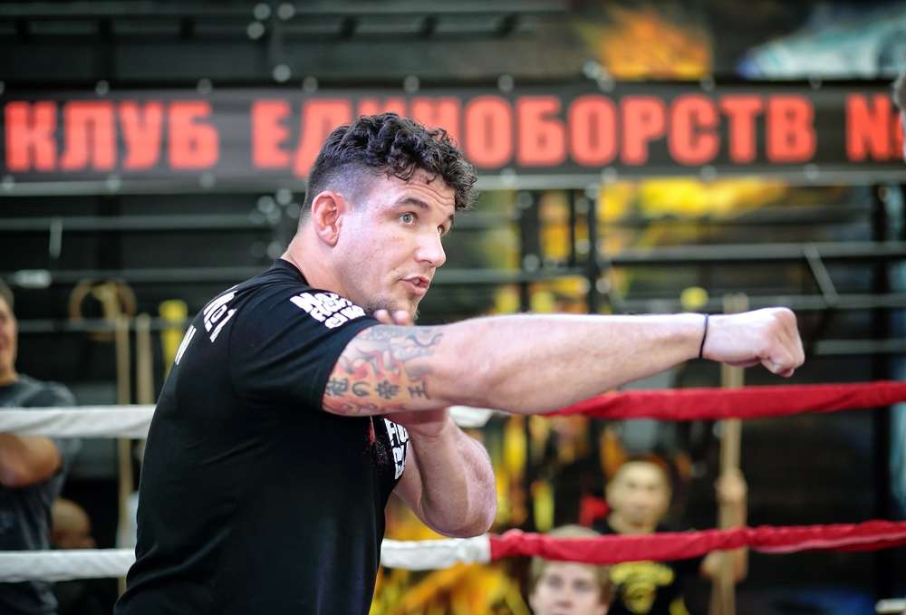 5 UFC Frank Mir Octagon.JPG