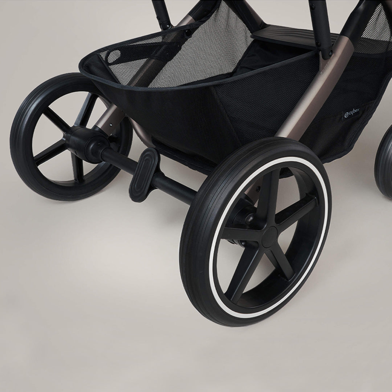 sravneniye-cybex-priam-i-balios-s-4.png