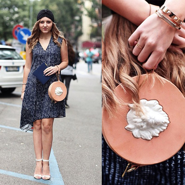 fashion-блоггер Дарья Куниловская c круглой сумкой из кожи Lion от ANDRES GALLARDO