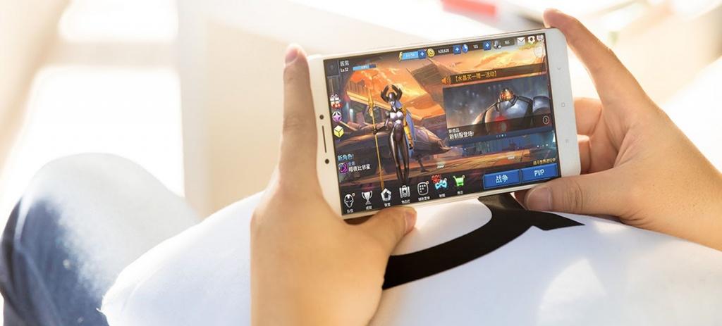 Купить Xiaomi Mi Max в Москве. Цена Xiaomi Mi Max с глобальной прошивкой в России. Обзор Xiaomi Mi Max.