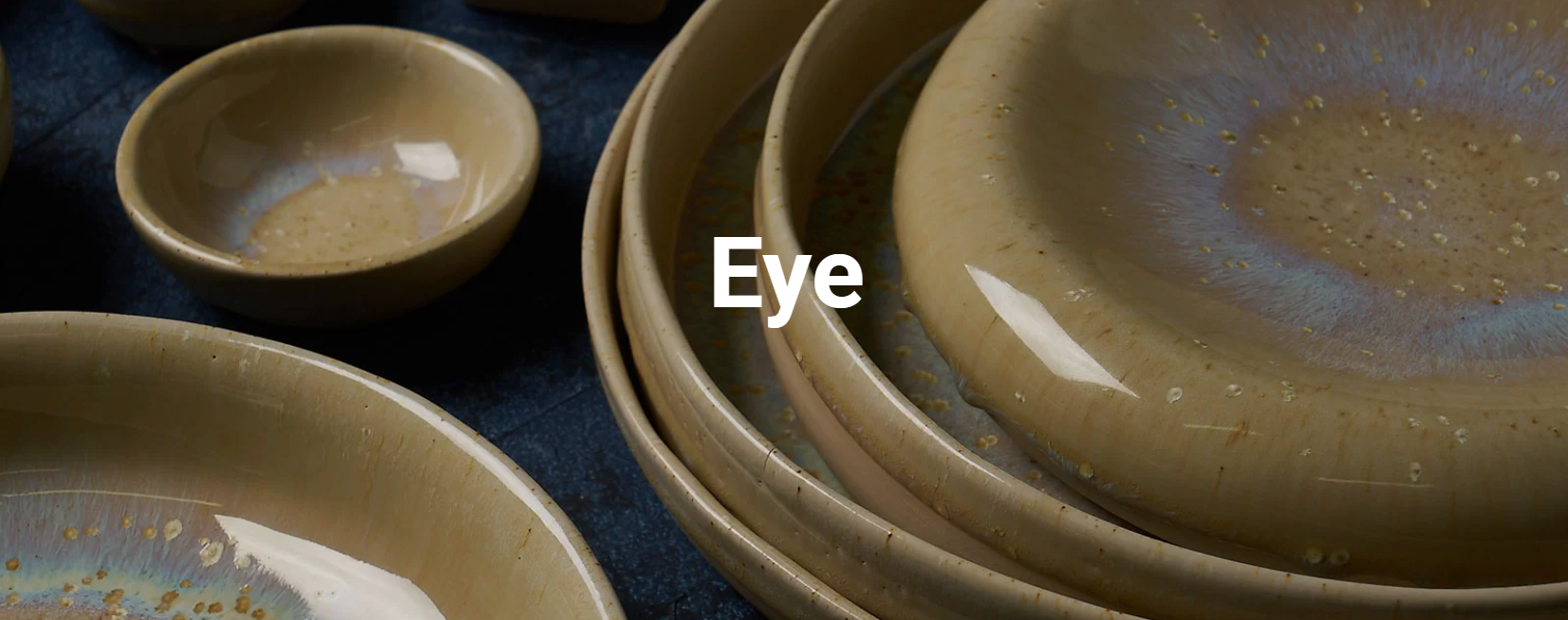 Высококачесвенная керамическая посуда ручной работы ClayVille Ceramics (Россия) серии Eye тёмно-бежевая с голубым