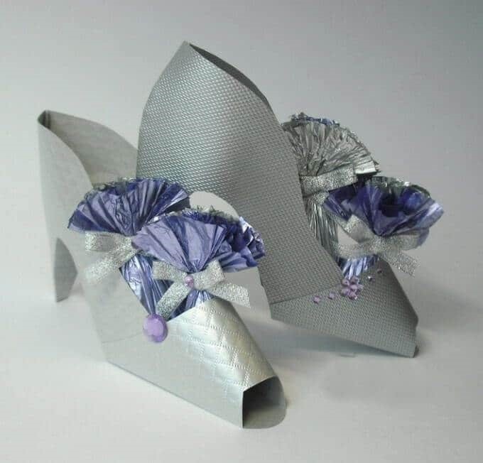Как сделать цветы из бумаги без клея в подарок на 8 марта. 3 самых простых способа