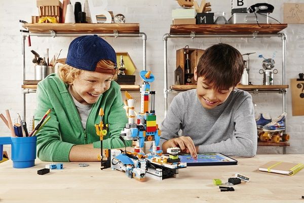 Lego Boost - конструктор роботов для детей от 7 лет