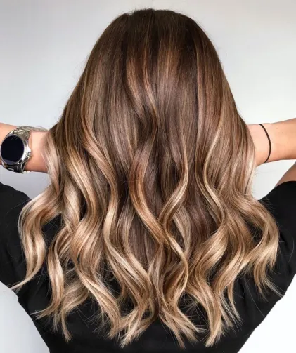 1-long-wavy-bronde-balayage-hair.jpeg