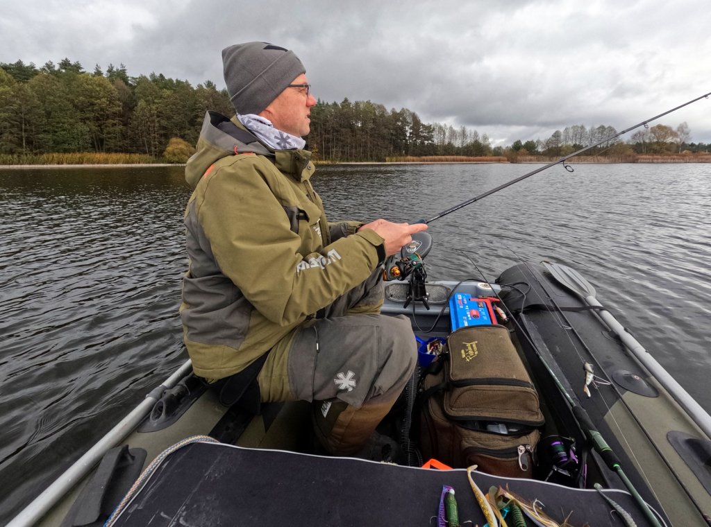 spinningist_lovit_s_lodki spinningist_lovit_s_lodki.jfif