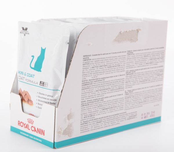 Royal Canin Skin & Coat Formula влажный корм для кастрированных котов с чувствительной кожей