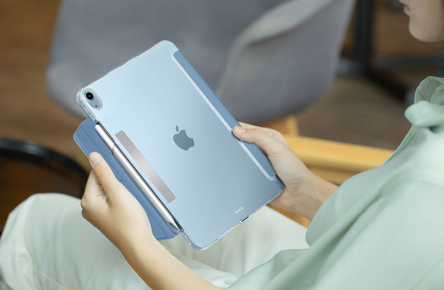 Чехол Uniq CAMDEN Case для iPad Air 13" (M2/M3/M4), Синий | Stone Blue