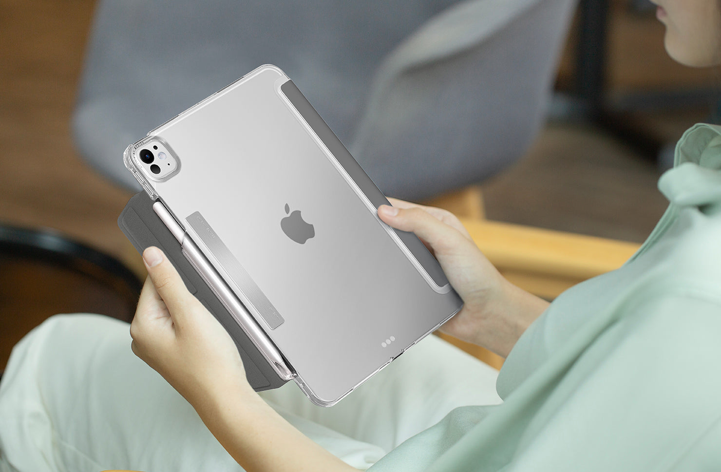 Чехол Uniq CAMDEN Case для iPad Pro 11" (M4/M5), Серый | Dark Gray Чехол Uniq CAMDEN Case для iPad Pro 11" (M4/M5), Серый | Dark Gray