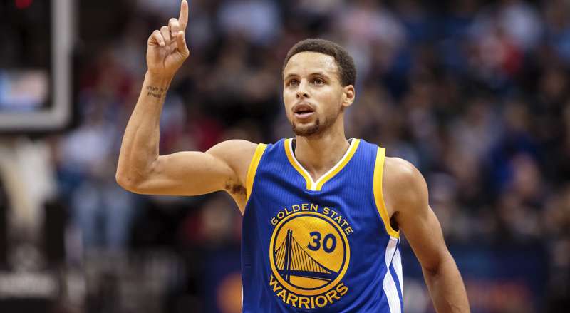 8  LeBronJames 2017 TopNBA Players Curry.jpg