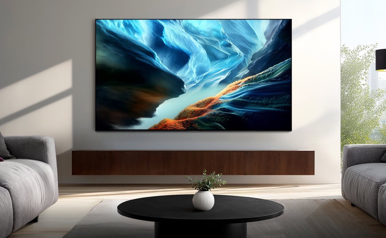 samsung-qe55s90h-lifestyle-wall.jpg__78383&nbsp;&mdash; крупный размер.jpeg