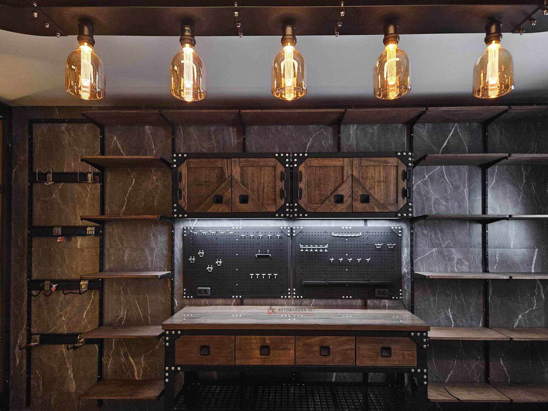 Деревянные полки для гаража