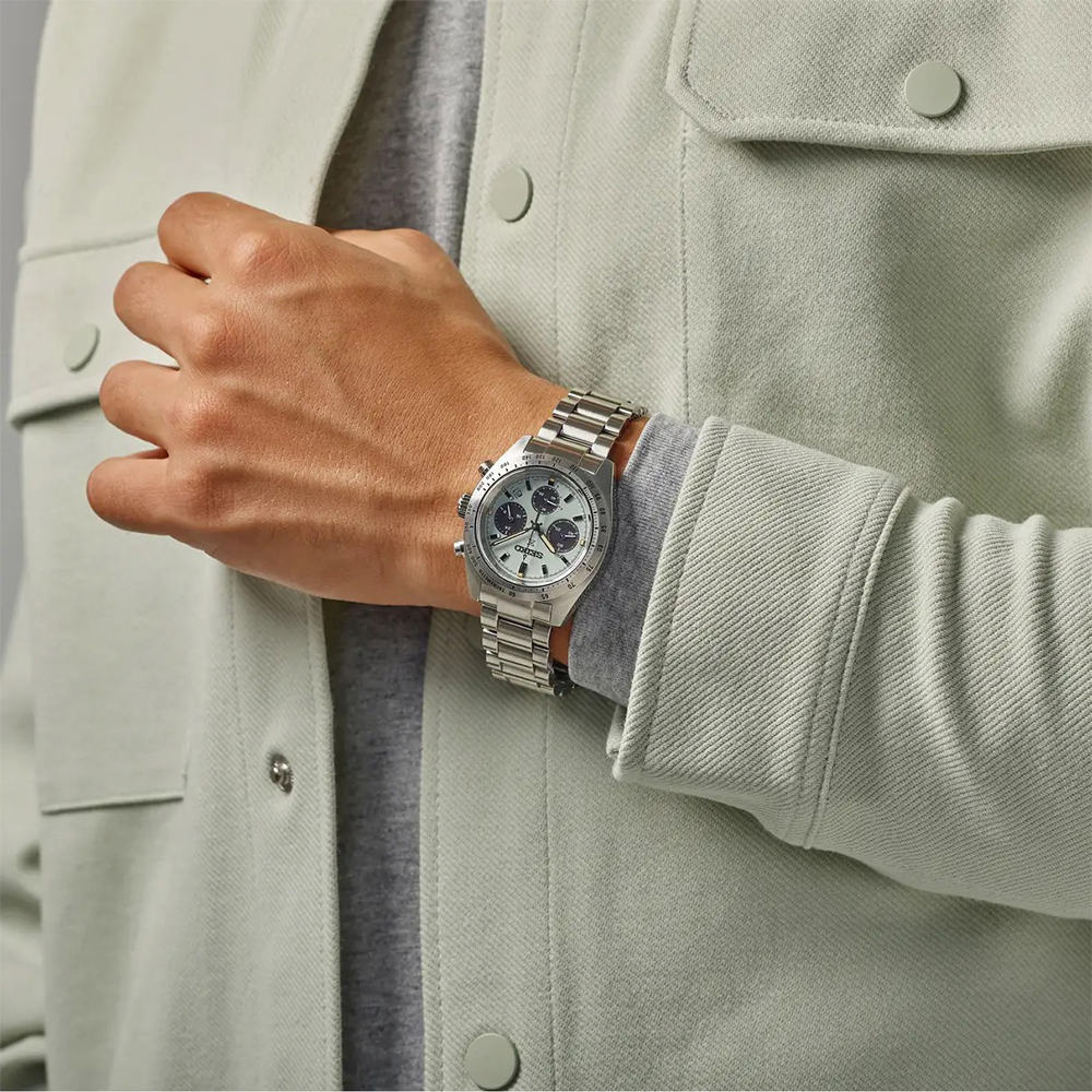 Seiko SSC965 &mdash; солнечный хронограф с мятно-зелёным циферблатом