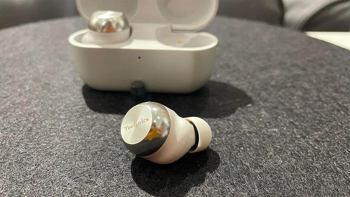 купить Technics AZ100