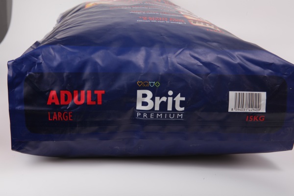 Brit Premium Adult L ‒ кормление собак крупных пород