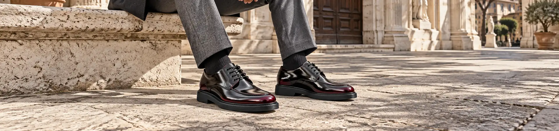 Дерби серо-бордовые от Prada BP5-697693 в lifestyle-сцене к статье «Когда чёрные туфли надоели: примеряем серо-бордовые дерби»