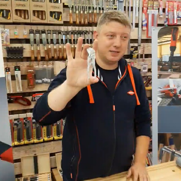 KNIPEX XS 8604100 самый маленький в мире