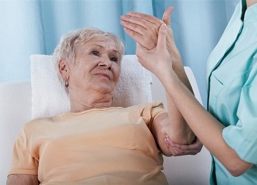 Восстановление подвижности рук после инсульта: методы реабилитации | Медилайн