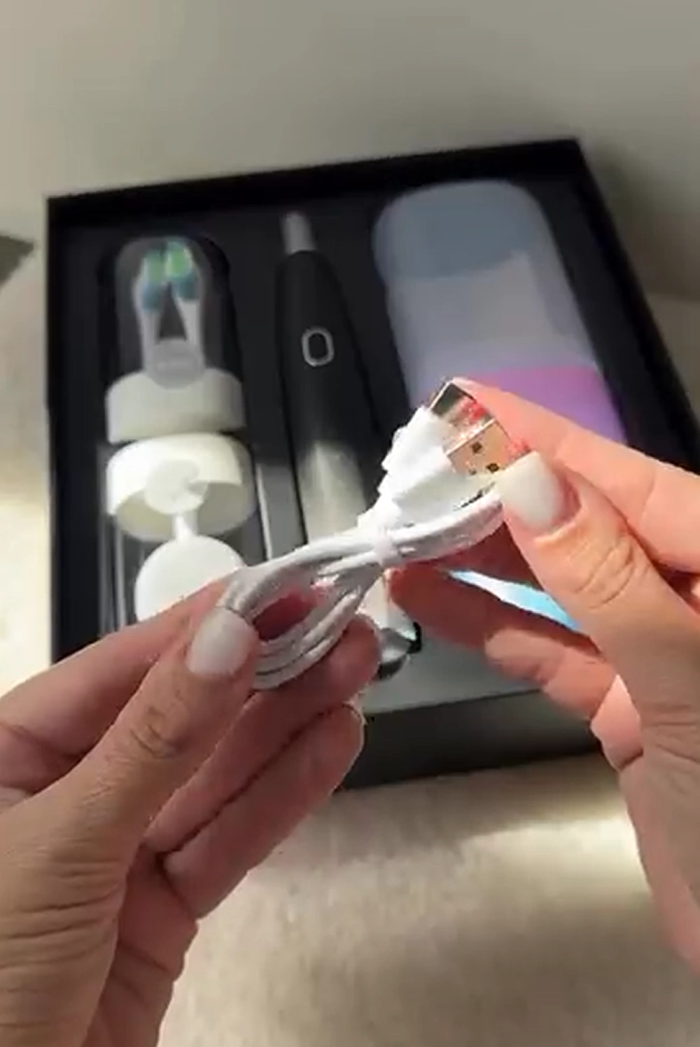 Электрическая зубная щетка (розовая)