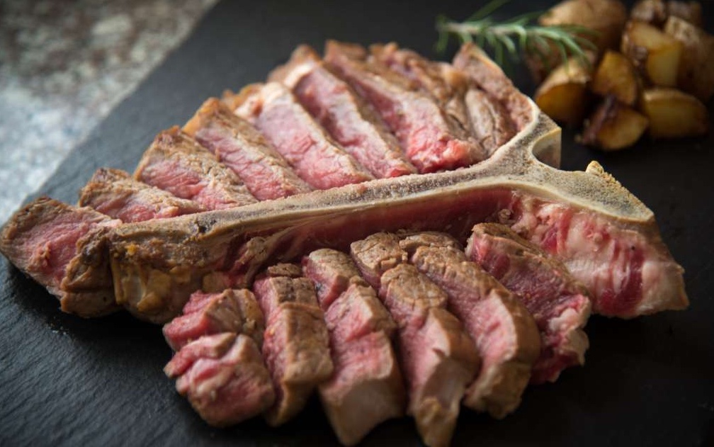 Porterhouse steak2.jpg