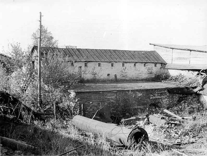 Один из заброшенных корпусов в Сузуне (XIX - начало ХХ века)