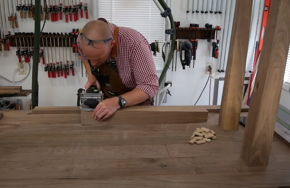 Дюбельный фрезер Фестул Домино Festool DOMINO DF 500  выручит вас в изготовлении ящиков, столов, стульев, тумб, корпусной мебели