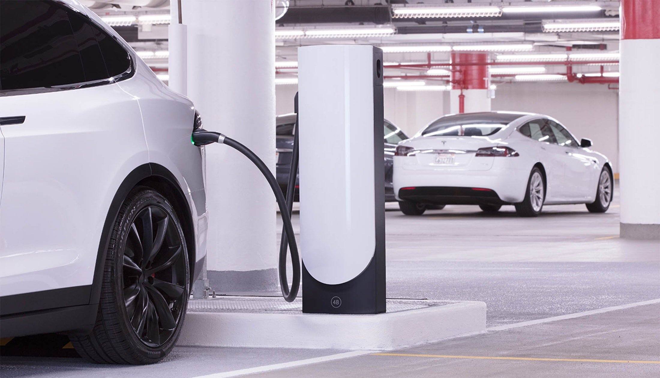 Сколько заряжать теслу. Электроавтомобиль Тесла зарядка. Зарядка Tesla Supercharger. Tesla model x зарядка. Tesla model x Tesla Supercharger v3.
