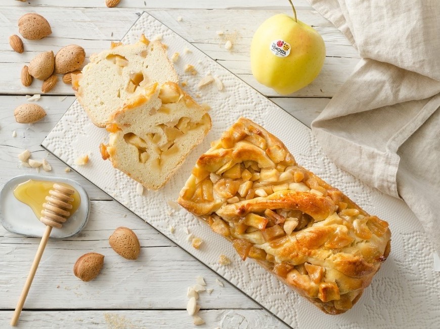 Как приготовить пирог с яблоками в духовке на дрожжах
