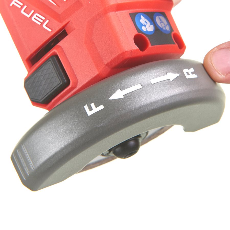 фото аккумуляторная отрезная машина MILWAUKEE M12 FUEL FCOT