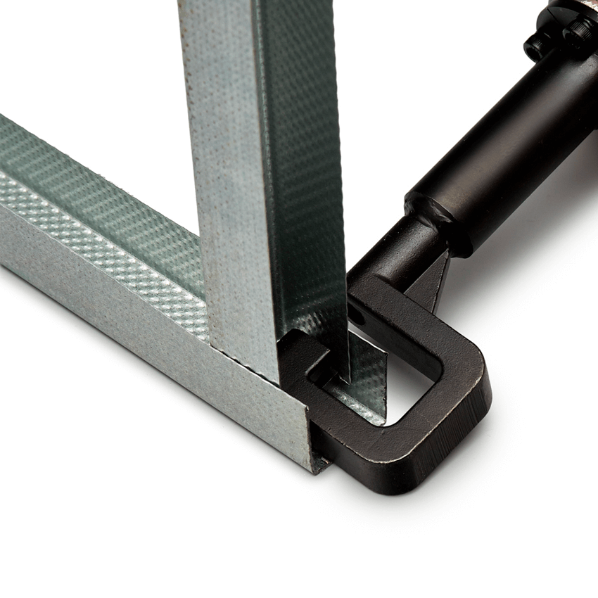 Работа просекателя для профиля Работа просекателя для профиля