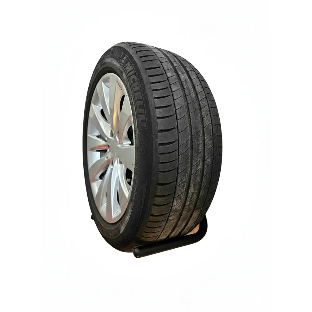 Крепление крюка к стене