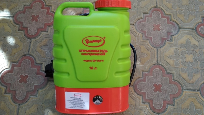 Электрический аккумуляторный опрыскиватель усадьба эол-12л. Опрыскиватель аккумуляторный 10л с литиевым аккумулятором. Канистра ранцевая, 12 литров. Опрыскиватель аккумуляторный 10л с литиевым аккумулятором. Опрыскиватель умница аккумуляторный 10л.