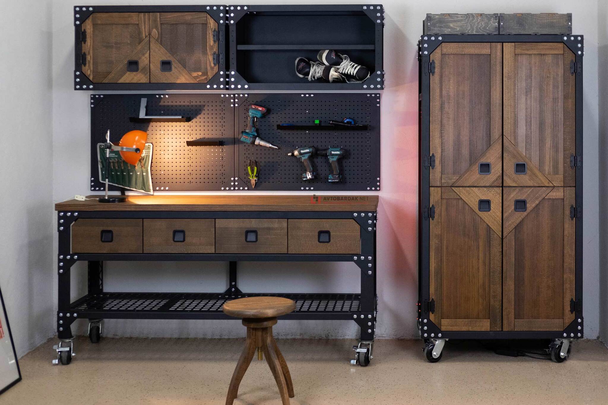 Мебель Лофт в гараж