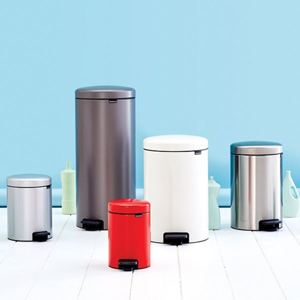 Обзор педальных мусорных баков newIcon