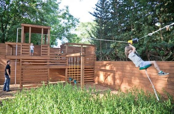 Детские игровые и спортивные комплексы: огромное количество вариантов с учетом возраста и количества детей, их предпочтений, семейного бюджета и размера детской площадки