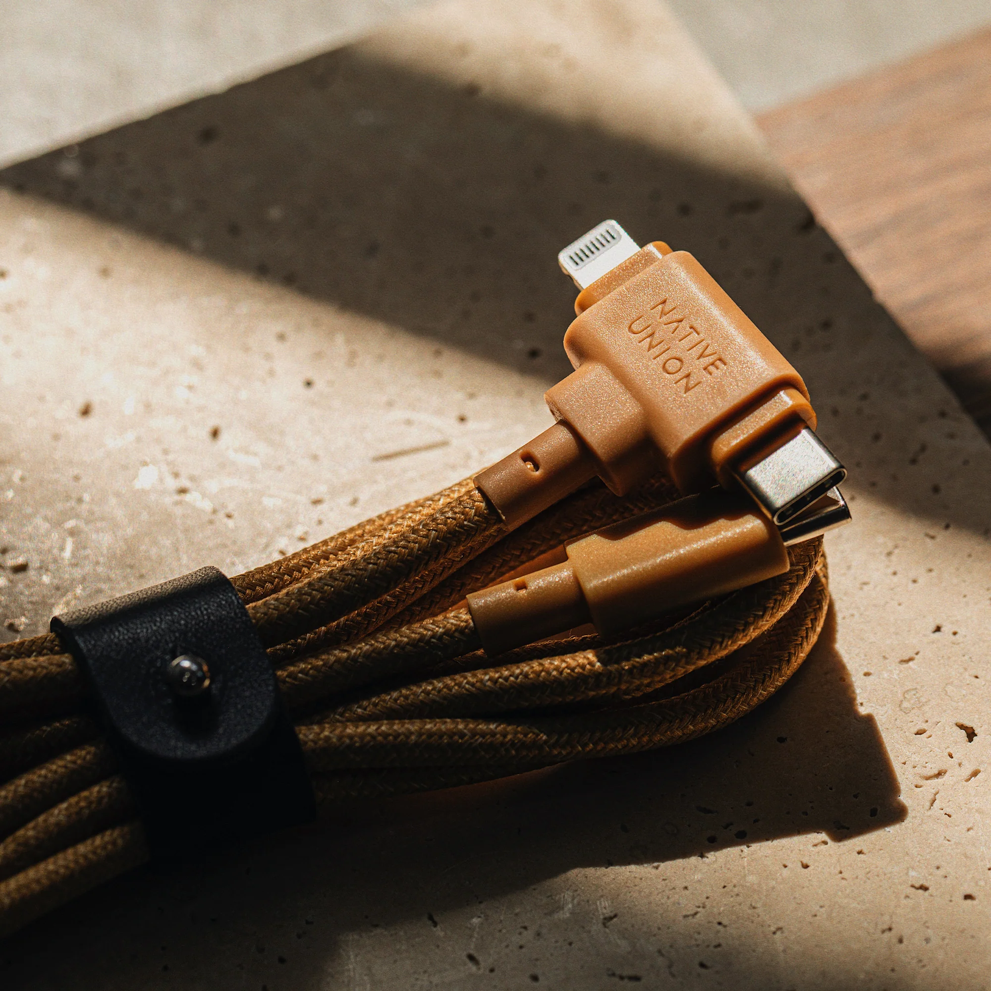 Купить кабель Native Union Belt Cable Duo (USB-C to USB-C/Lightning) онлайн  с бесплатной доставкой