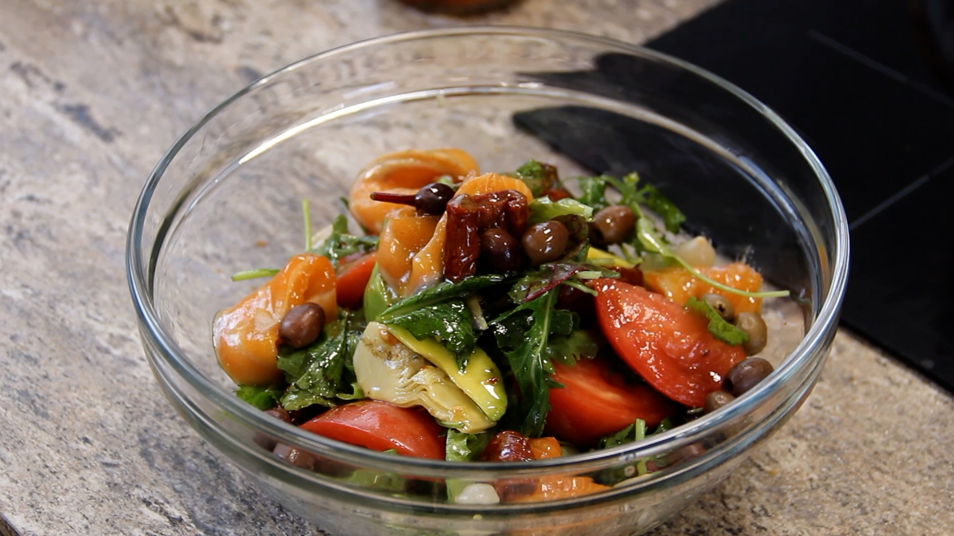 Как приготовить рецепт Салат с помидорами и шпинатом