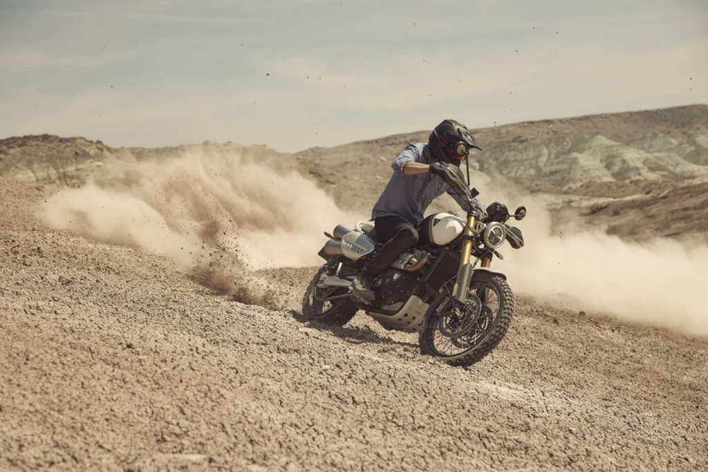 Scrambler_1200_XE_MY26_17954_JP.jpg