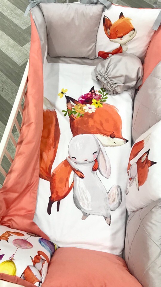 Комплект с кроватку новорожденному с бортиками подушками